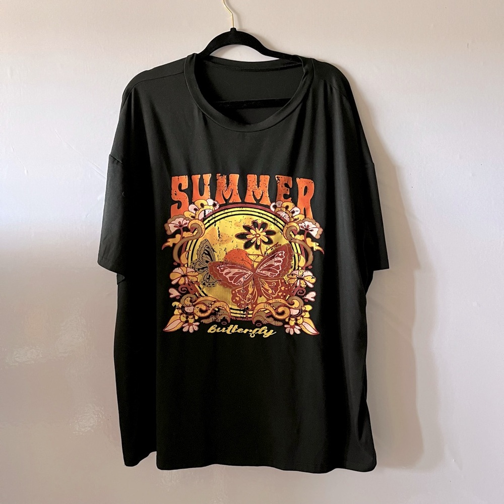 Summer butterfly graphic tee - Picture 1 of 8